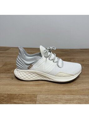 NEW BALANCE FRESH FOAM ROAV WROAVRW WOMENS 8.5 WHITE BEIGE NEUTRAL SNEAKER NEW